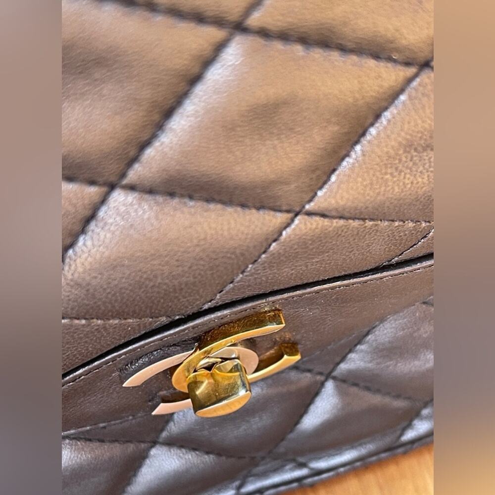 80s Vintage Chanel Lambskin Flap Bag - Picture 3 of 16